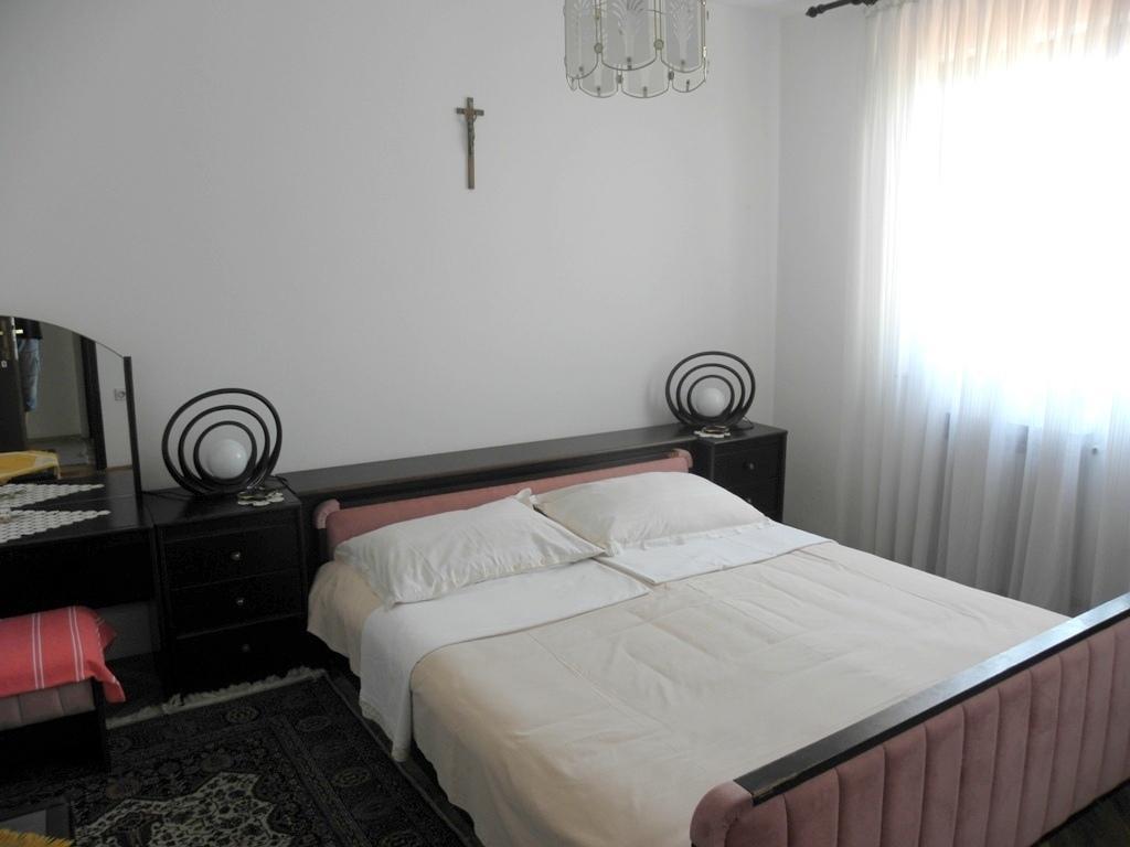 Holiday Home Vjeka Rab Town Rum bild